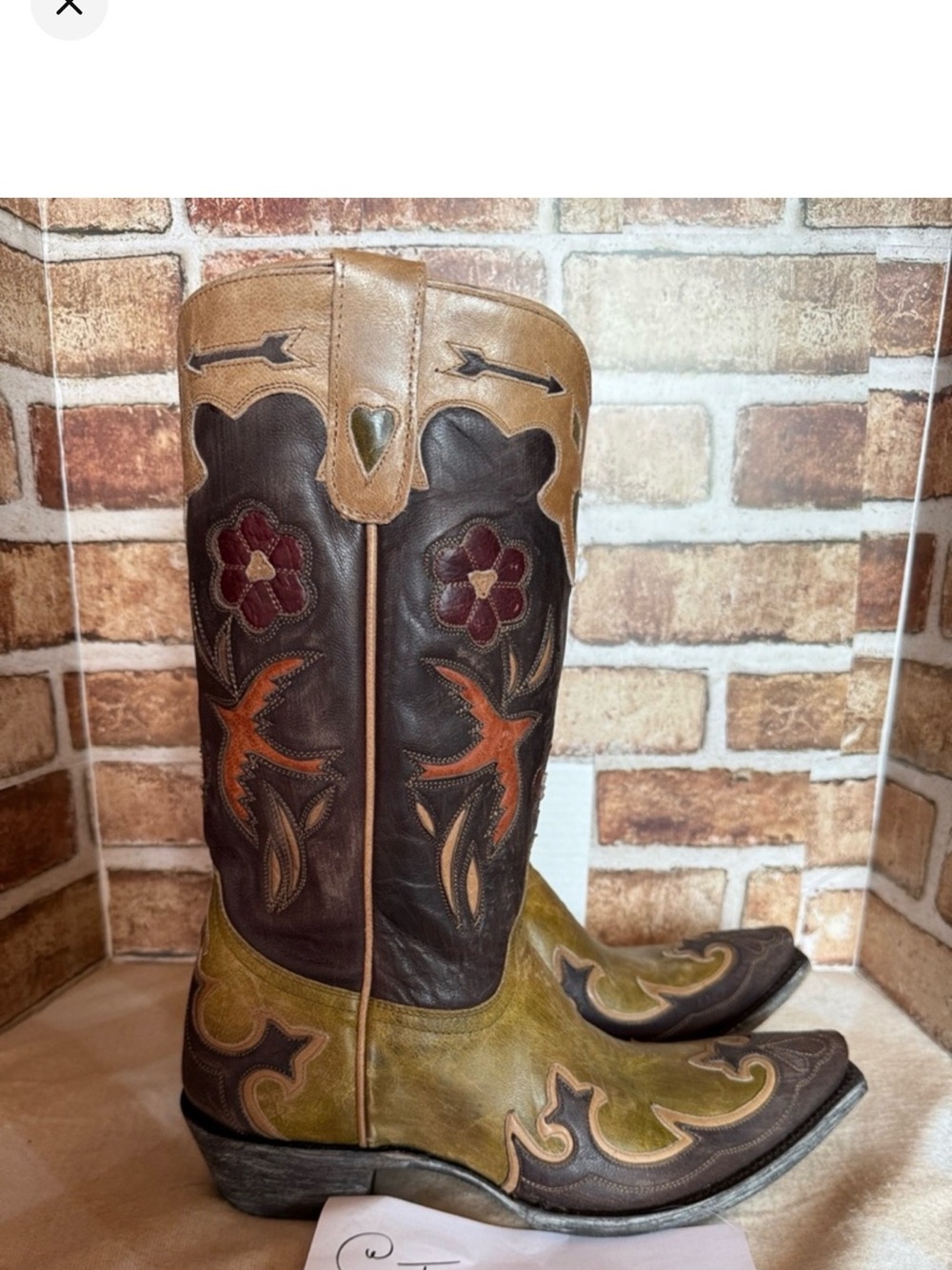 Old Gringo Golondrita
Olive, Brown & Red Floral Embroidered Western Boots - Picture 3 of 7